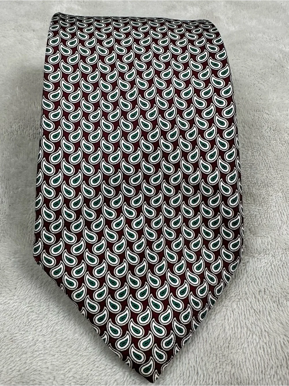Brooks Brothers All Silk Paisley Tie Burgundy Green Hand Made USA Mens Necktie